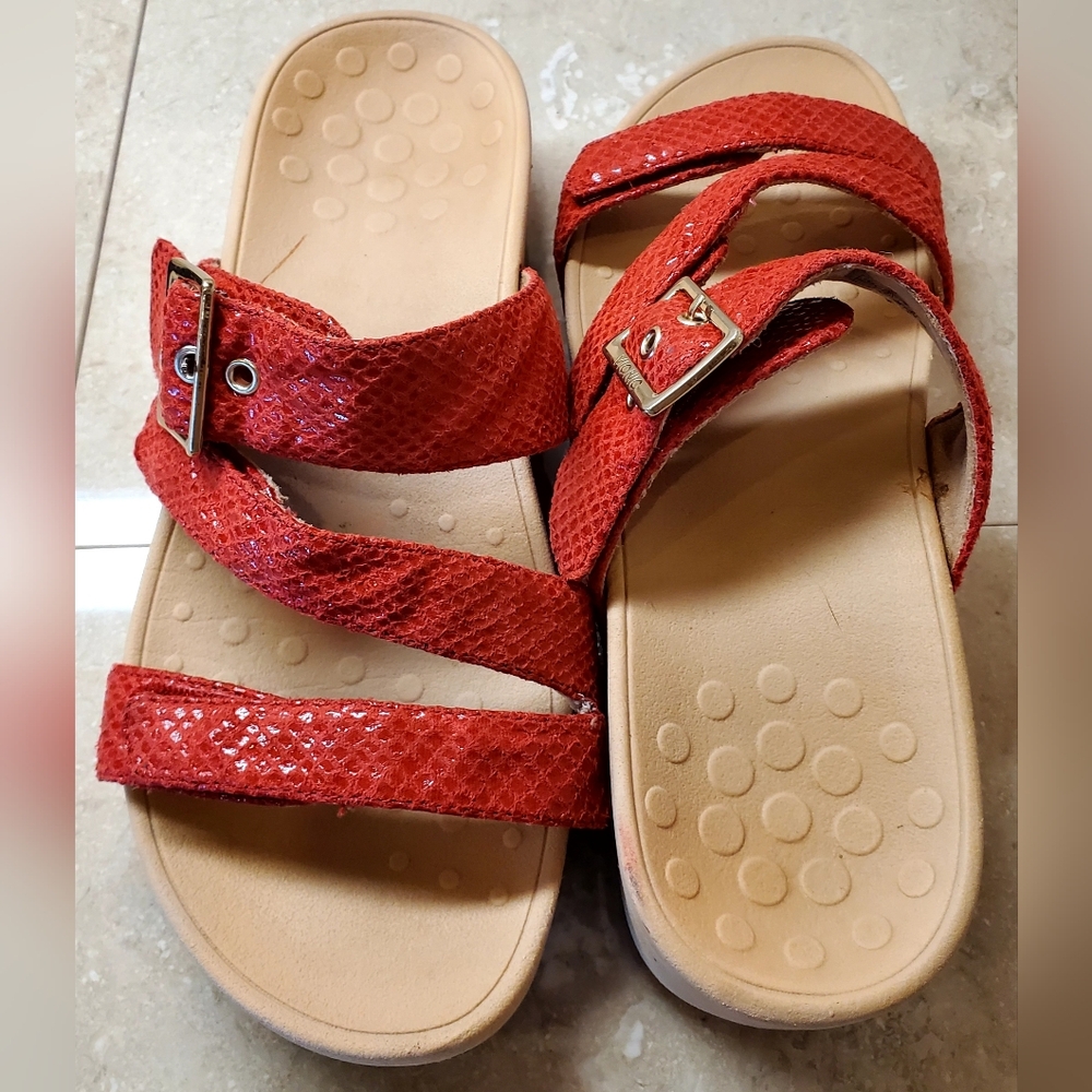 Vionic Red Rio Pacific Comfortable Strappy Sz 8 Wedge 2" Heeled Sandals - Picture 7 of 11